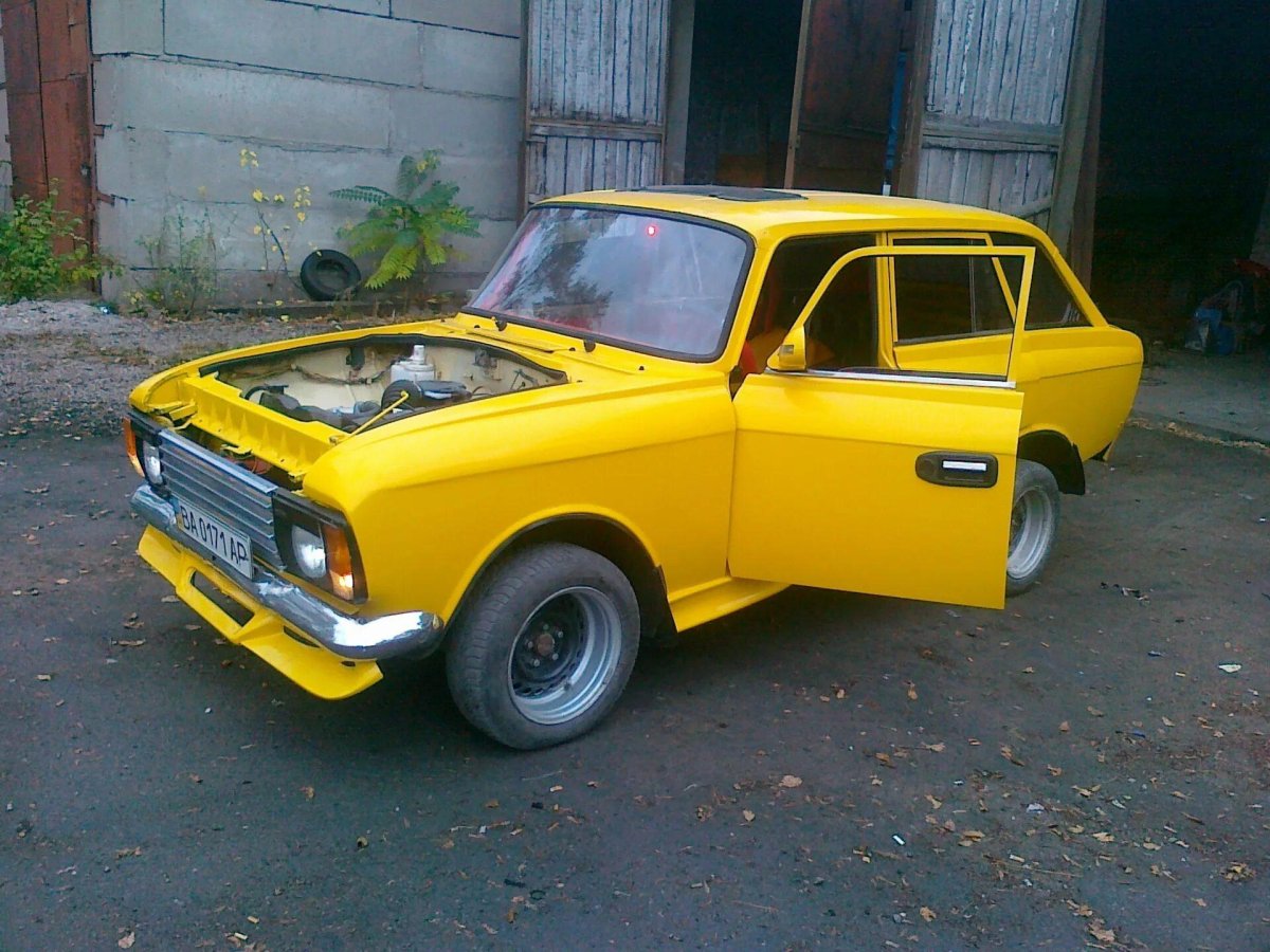 ИЖ Комби 2125 желтый