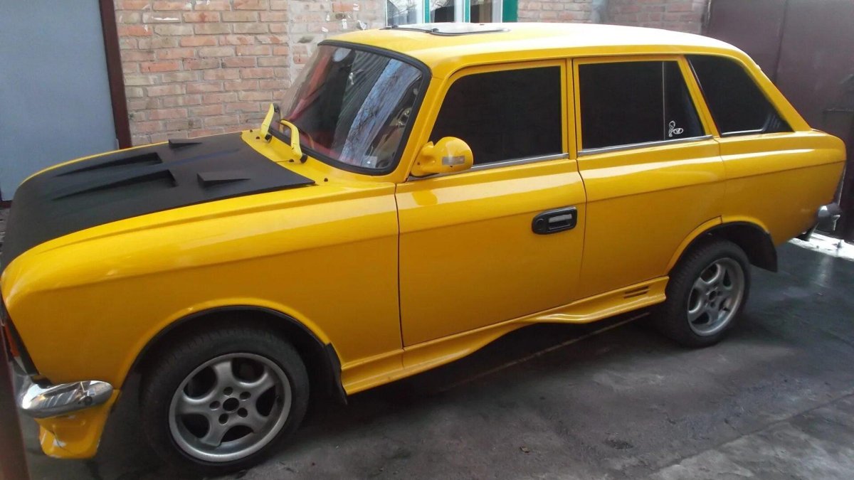 ИЖ Комби 2125 желтый