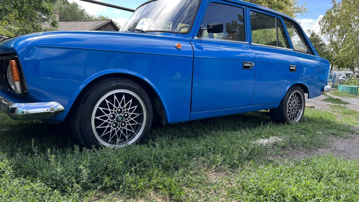 ИЖ Комби 85 год желтый