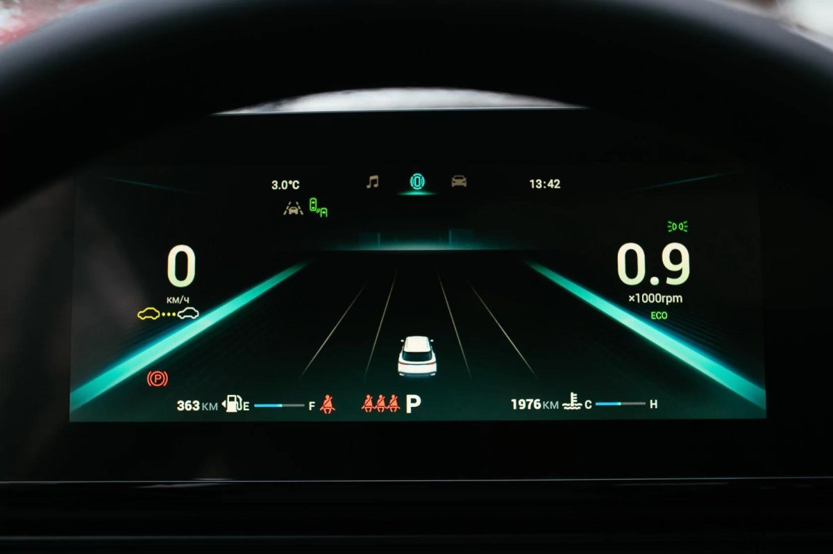 Omoda приборная панель