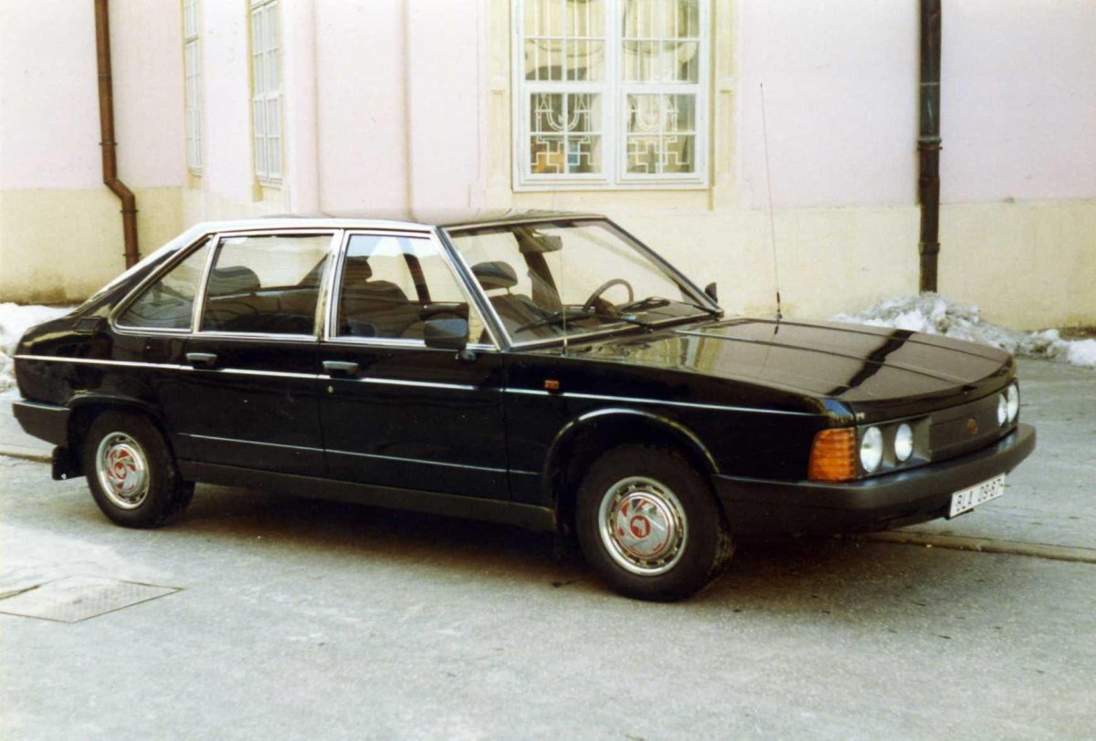 Tatra 613