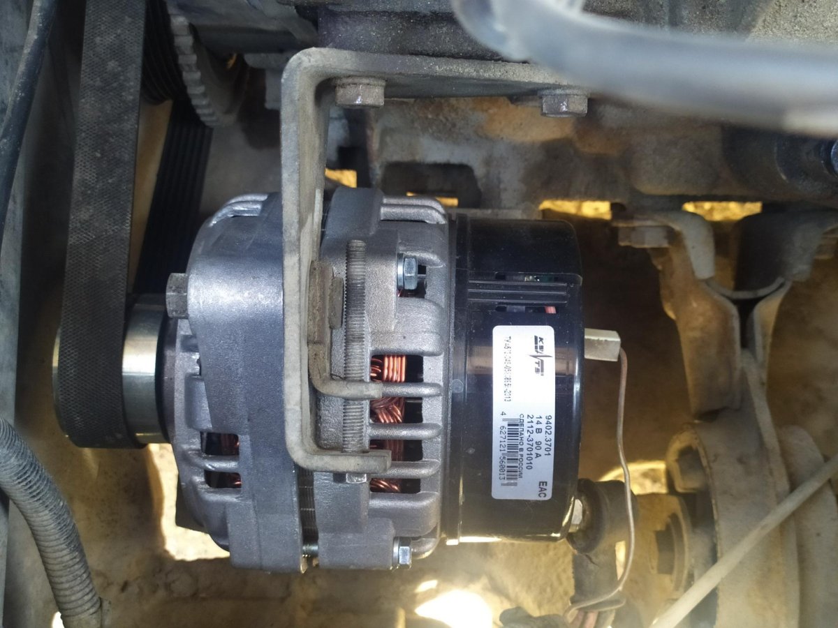 Генератор от ВАЗ 2114