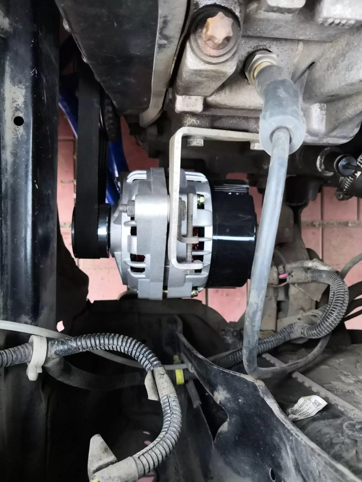 Крепление генератора ВАЗ 2114