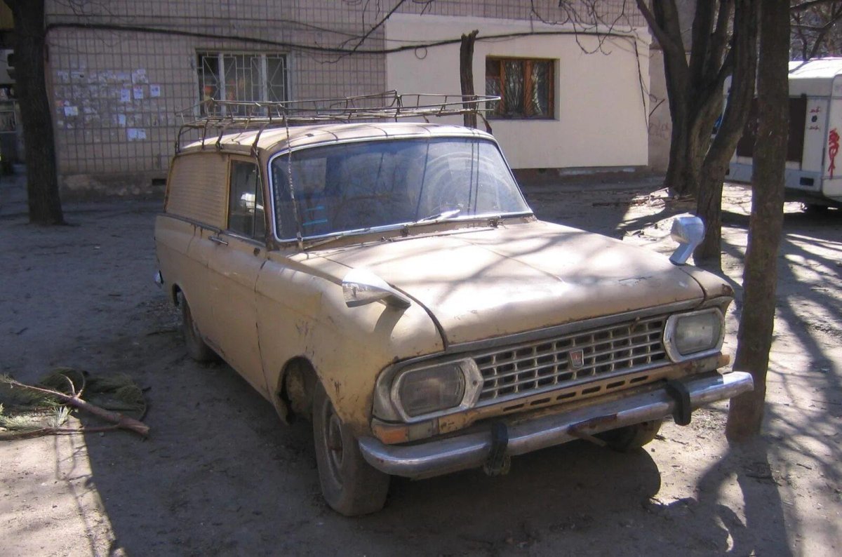 Москвич на москвичах