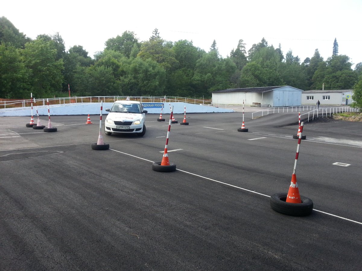 Ломоносовская автомобильная школа ДОСААФ России