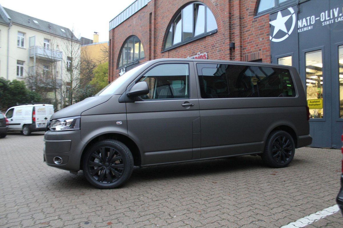 Volkswagen Multivan t5 серый