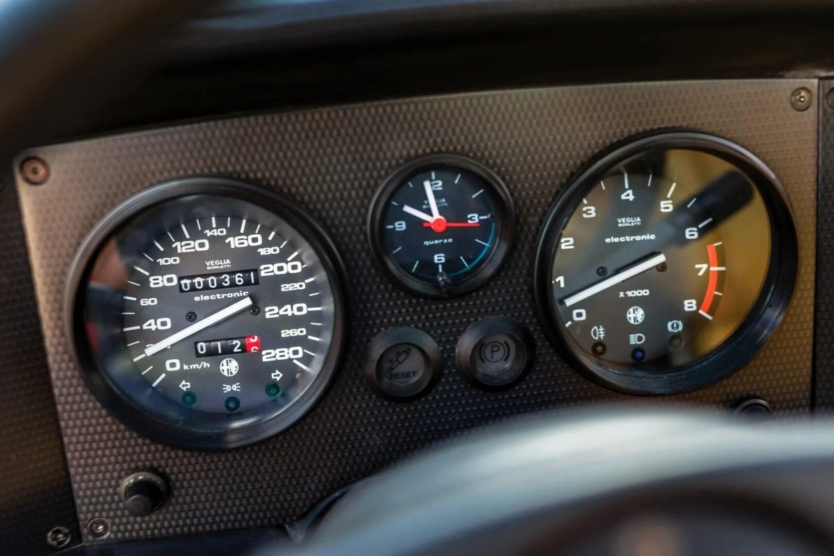 Приборная панель Альфа Ромео