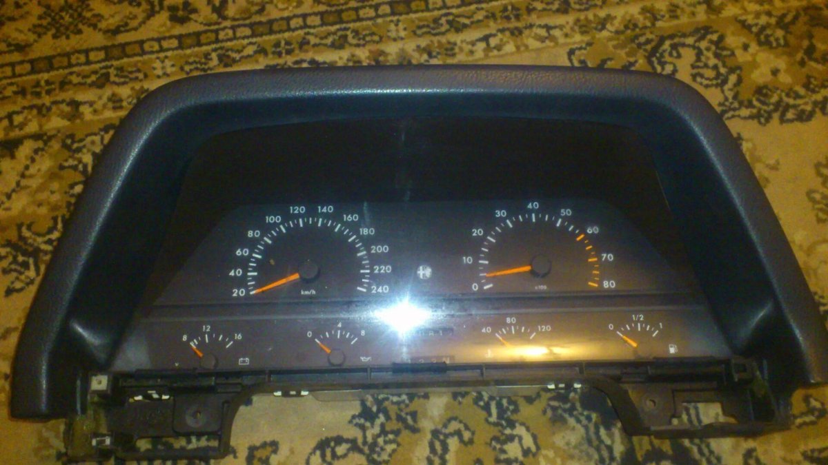 Alfa Romeo 164 панель приборов