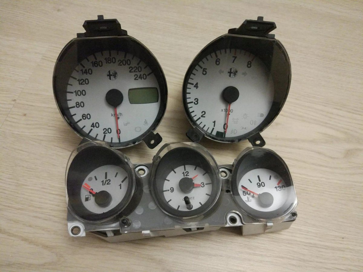 Панель приборов Альфа Ромео 156