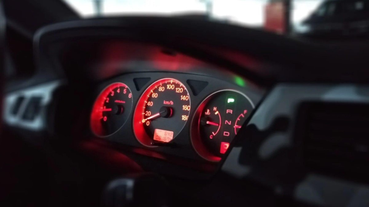 Приборная панель Lancer 9 2.0