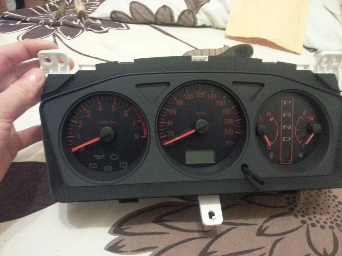 Lancer 9 2.0 АКПП приборная панель