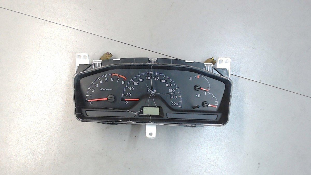 Mitsubishi Lancer 9 приборная панель
