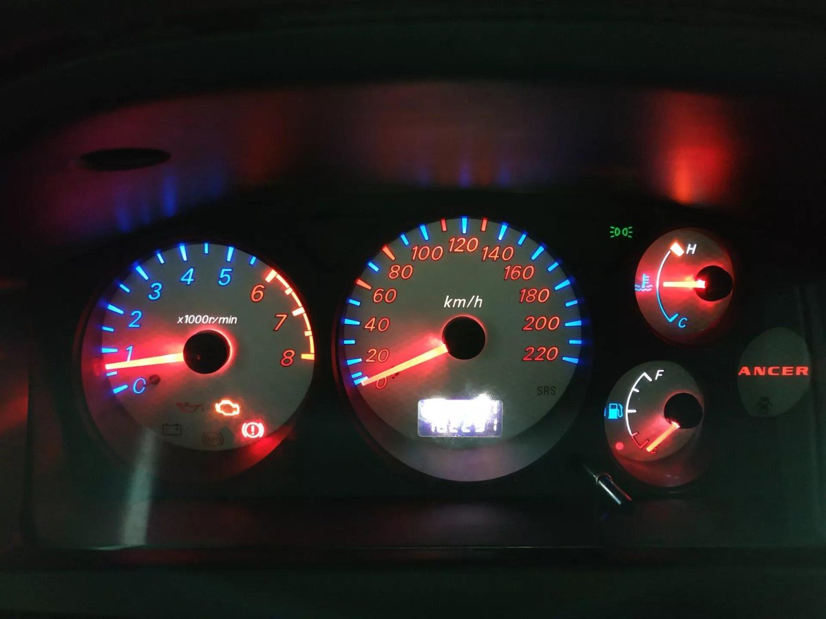 Панель приборов Mitsubishi Lancer 9