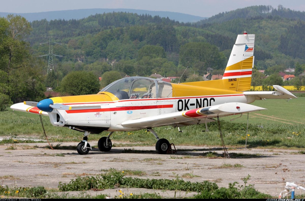 Zlin 42 кабина