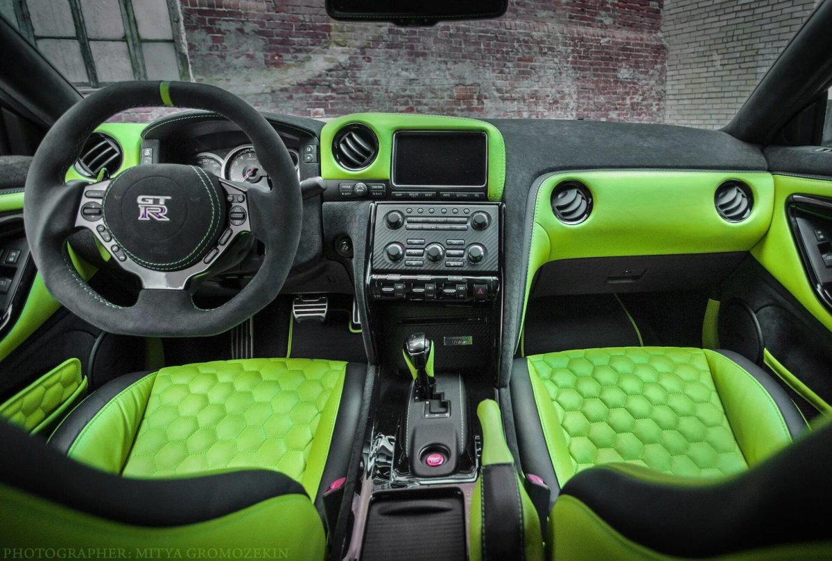 Ниссан GTR r35 салон