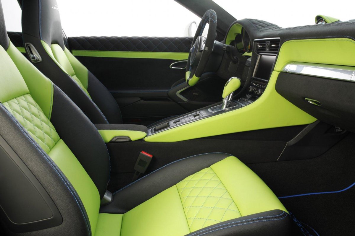 Порше 911 с зеленым салоном