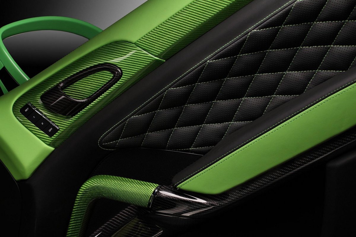 Зеленый салон авто
