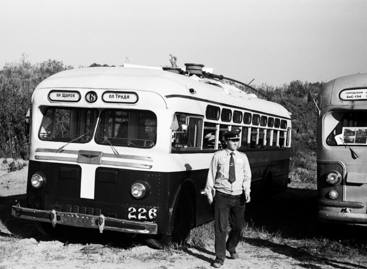 ЗИС 154 кабина