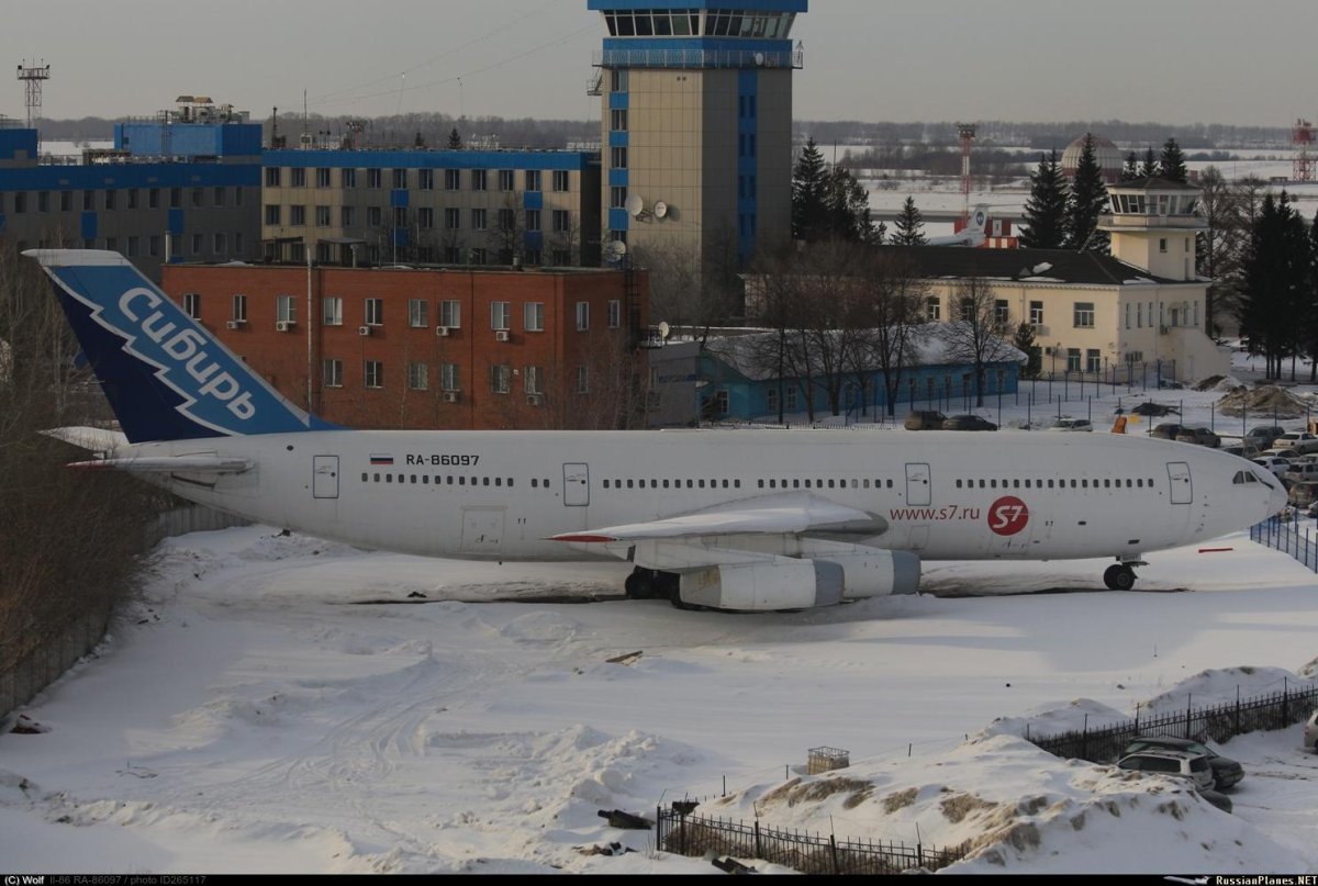 Самолёт Сибирь ил 86 Толмачево