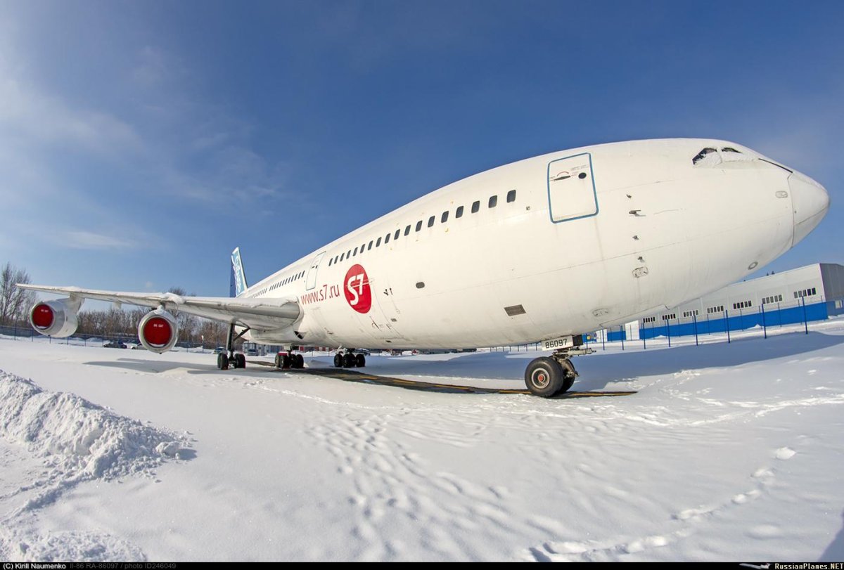 Ил-86 фото. Тиват