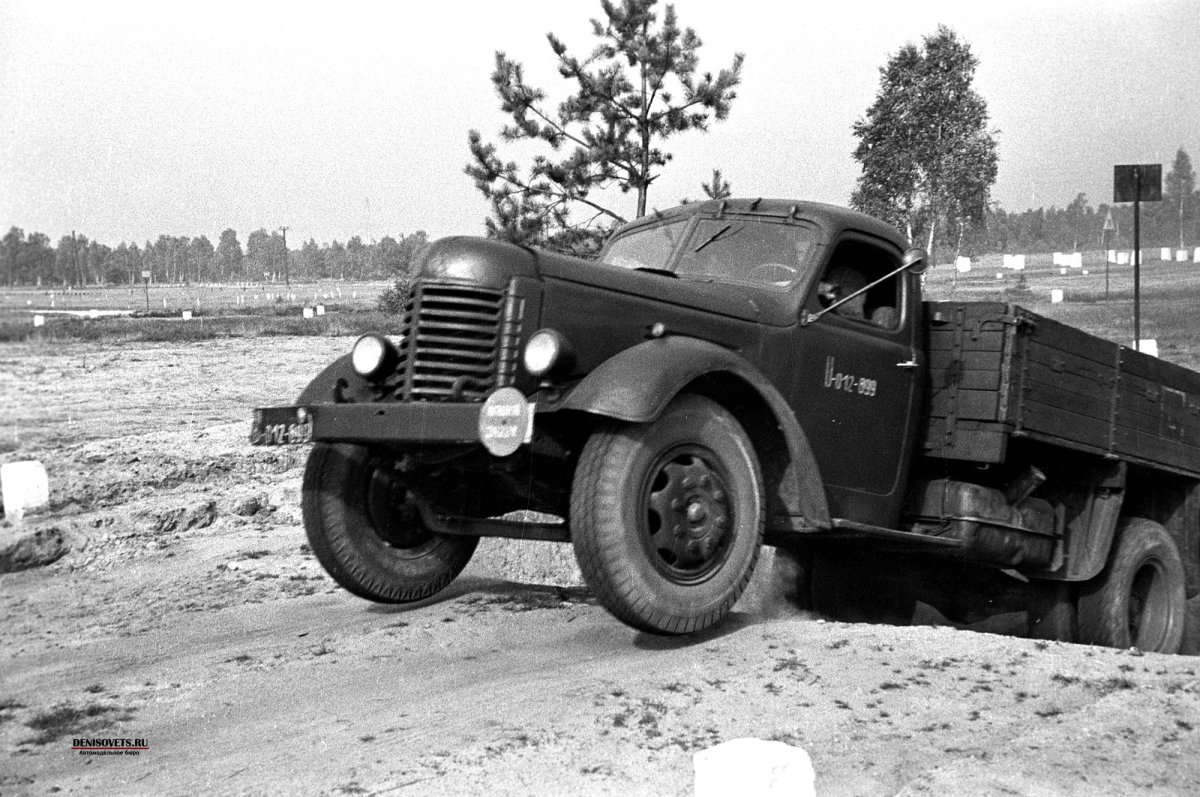 Грузовик ЗИС 150