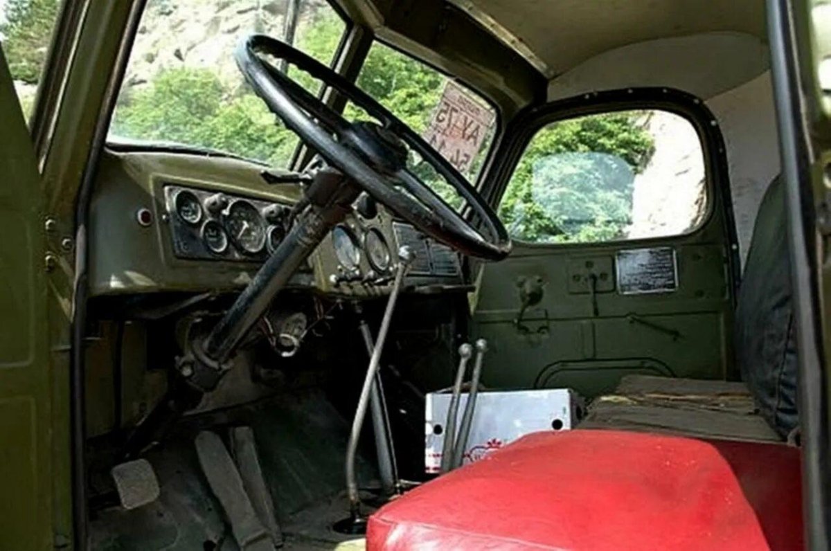 ЗИЛ 157 салон