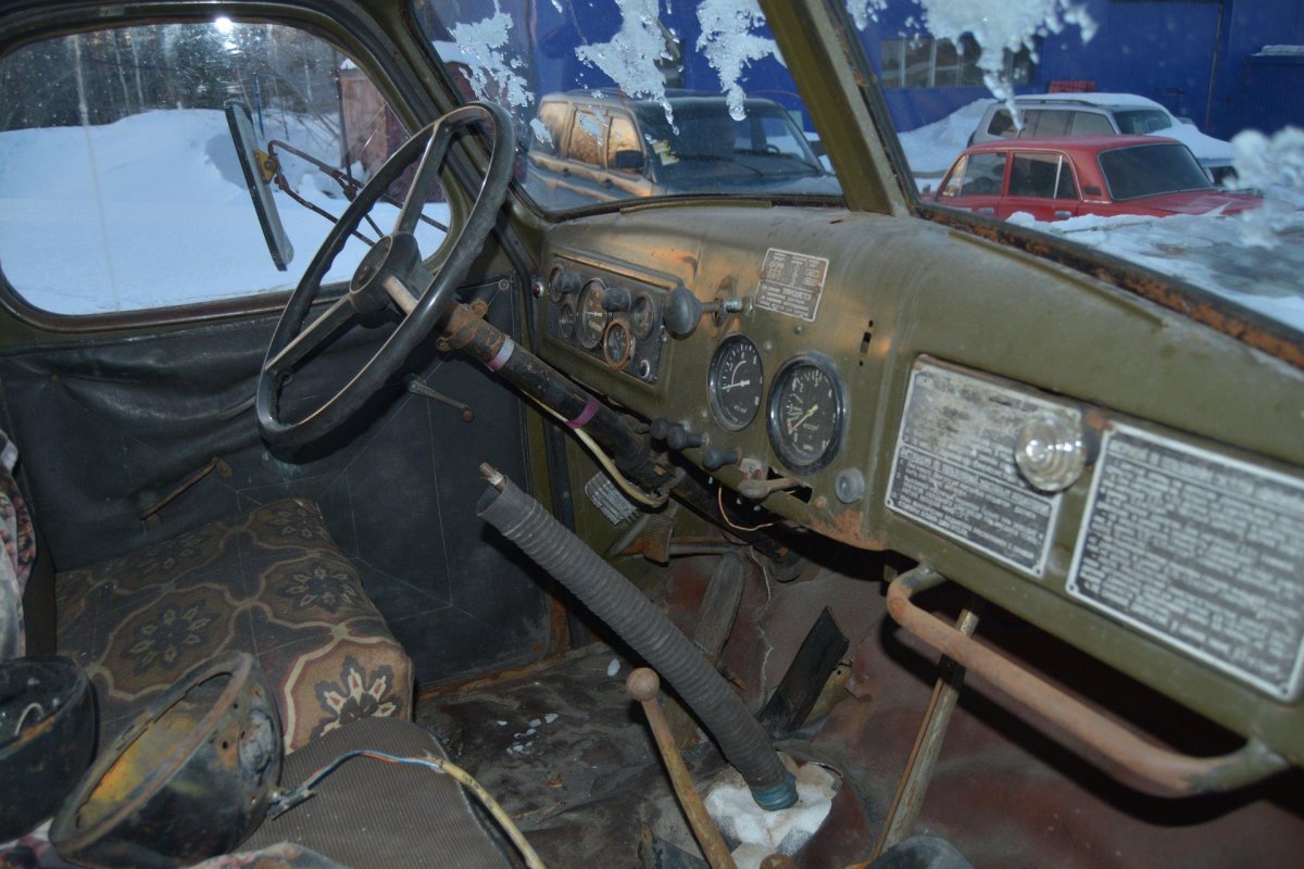 ЗИЛ 157 кабина изнутри