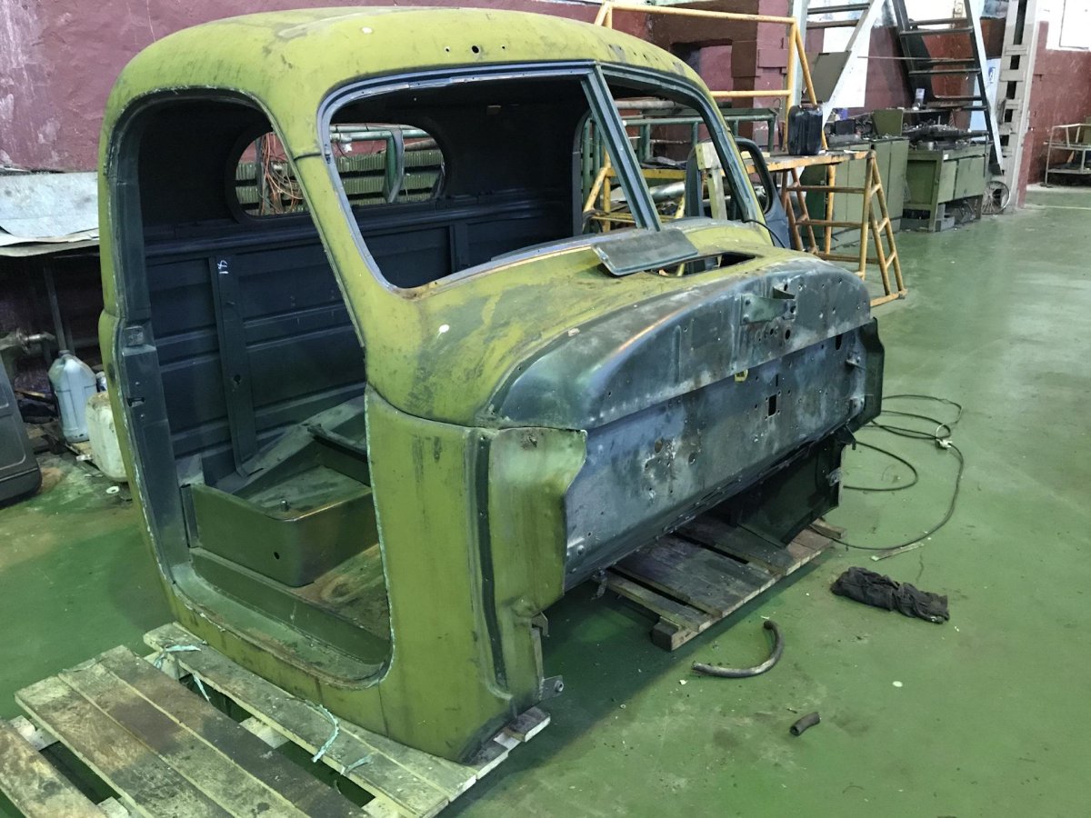 Автомобиль ЗИЛ 157