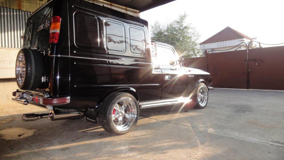 Москвич ИЖ 2715