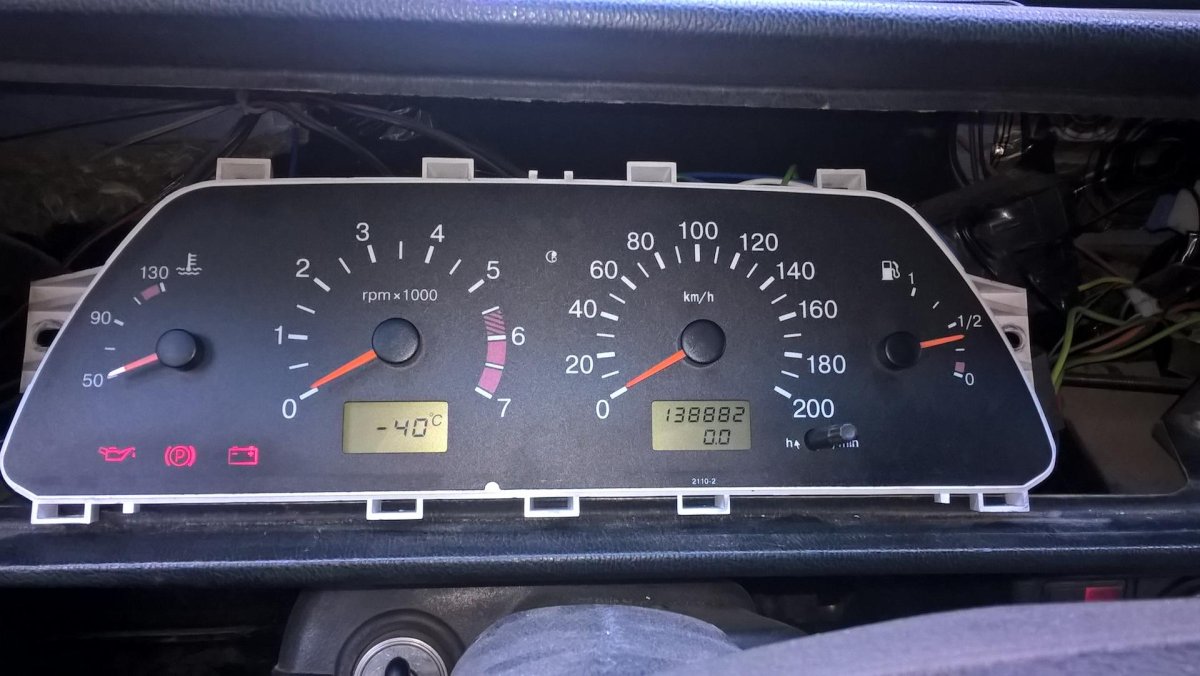 Приборная панель ВАЗ 2110