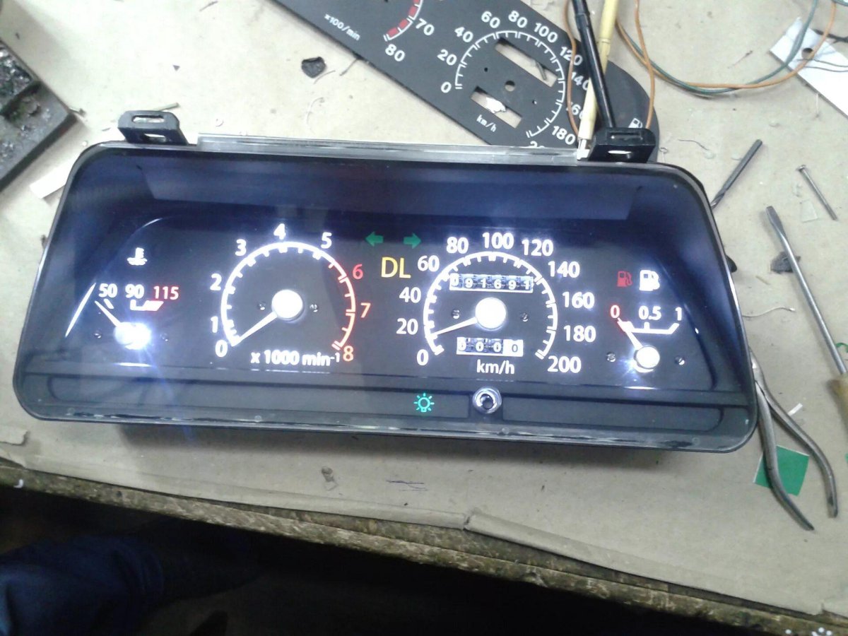 Приборная панель ВАЗ 2110 2001