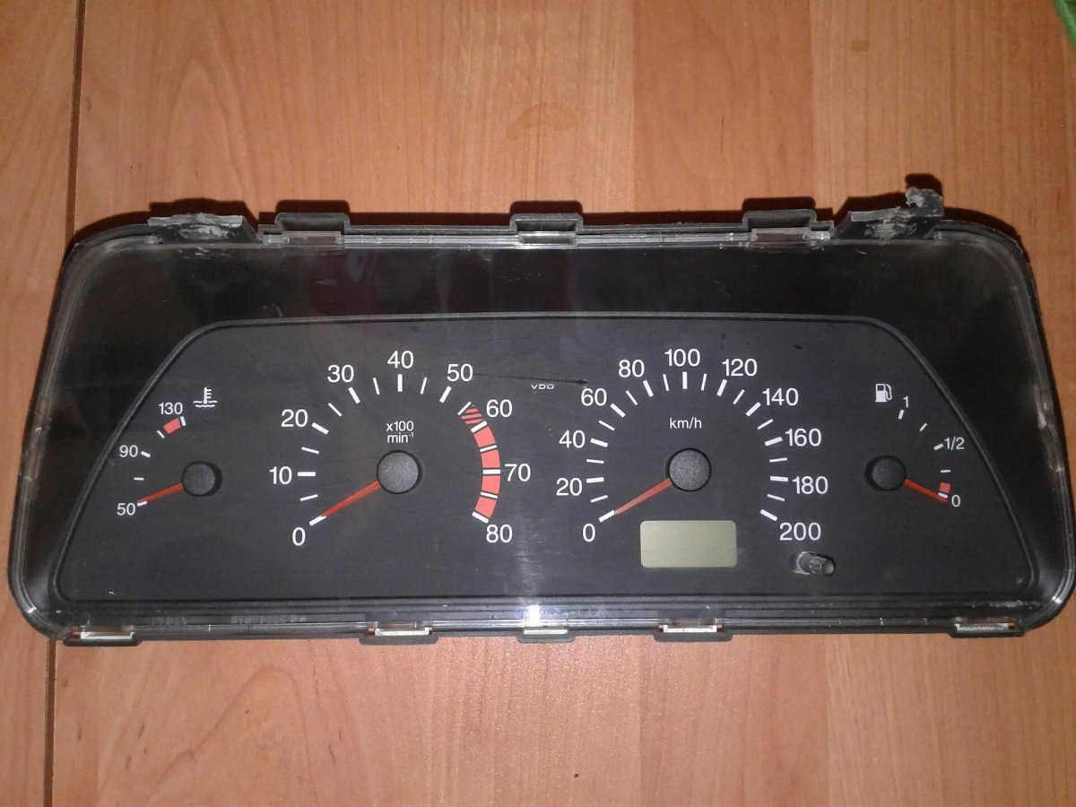 Панель приборов 2110