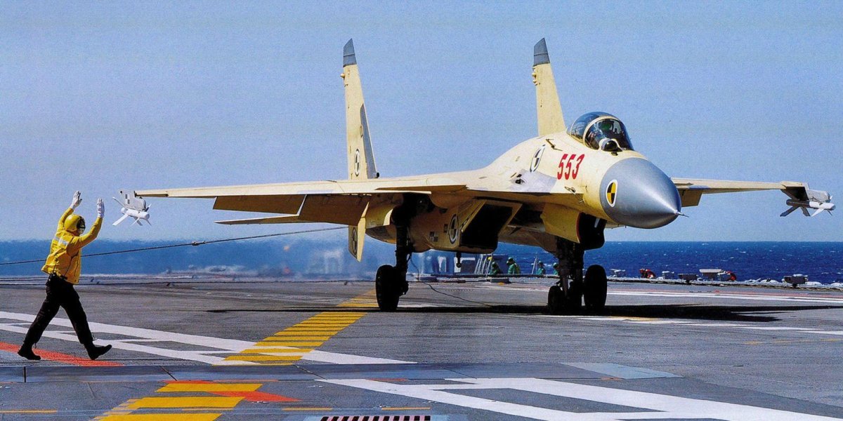 J-15 палубный истребитель