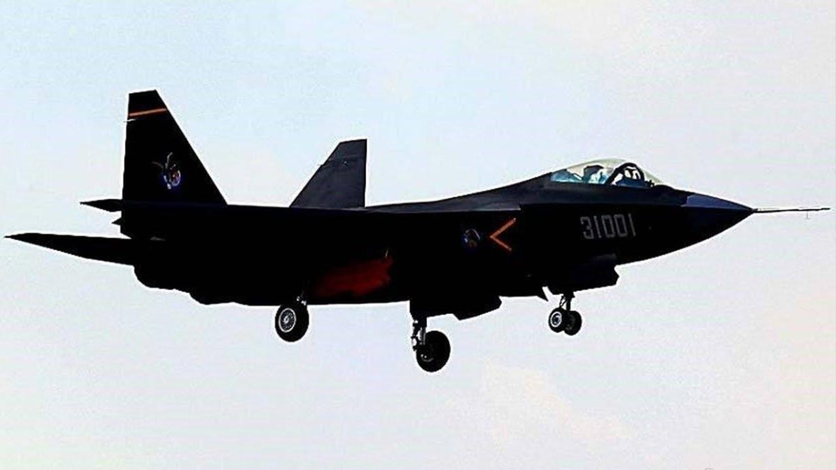 Китайский истребитель 5 поколения j-31