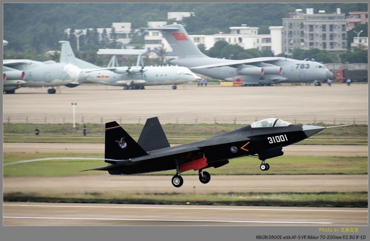 Китайский истребитель пятого поколения j-31