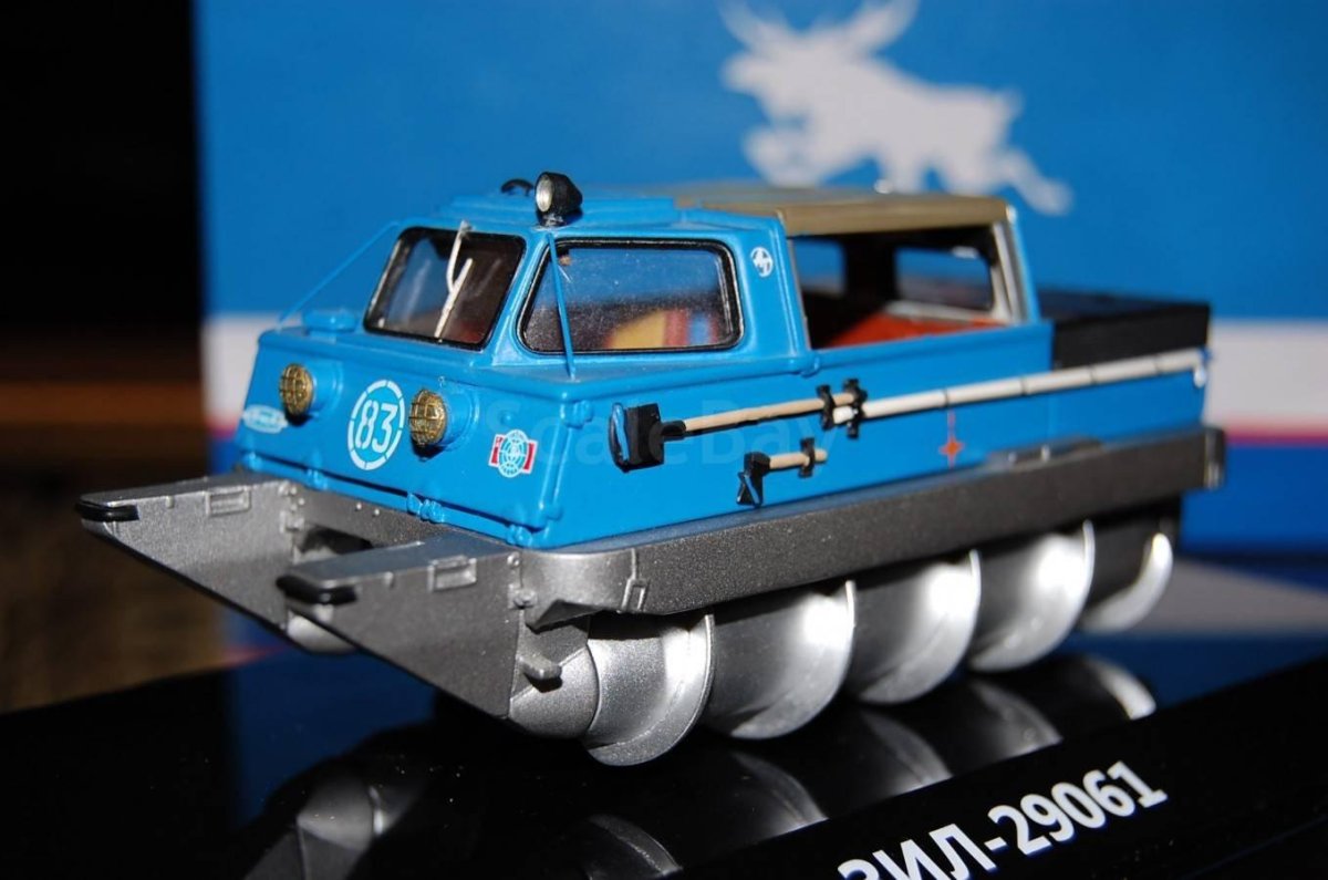 Шнекороторный снегоболотоход ЗИЛ-29061