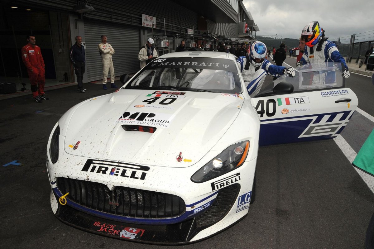 Мазерати гоночная