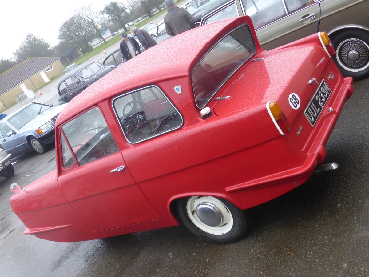 Трехколесный автомобиль Reliant Regal