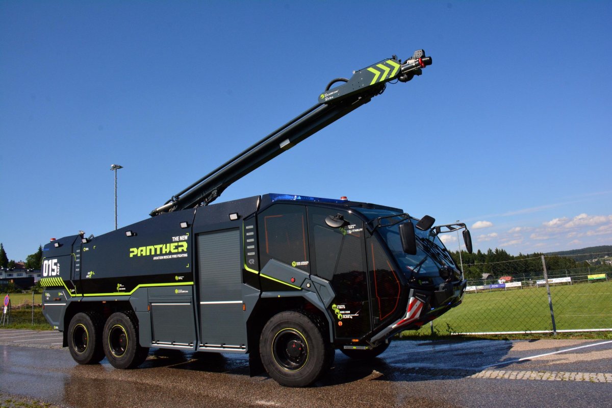 Rosenbauer Panther 6x6 кабина