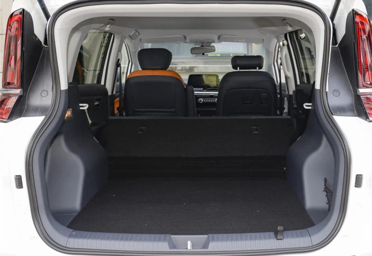 Toyota Ractis трансформация салона