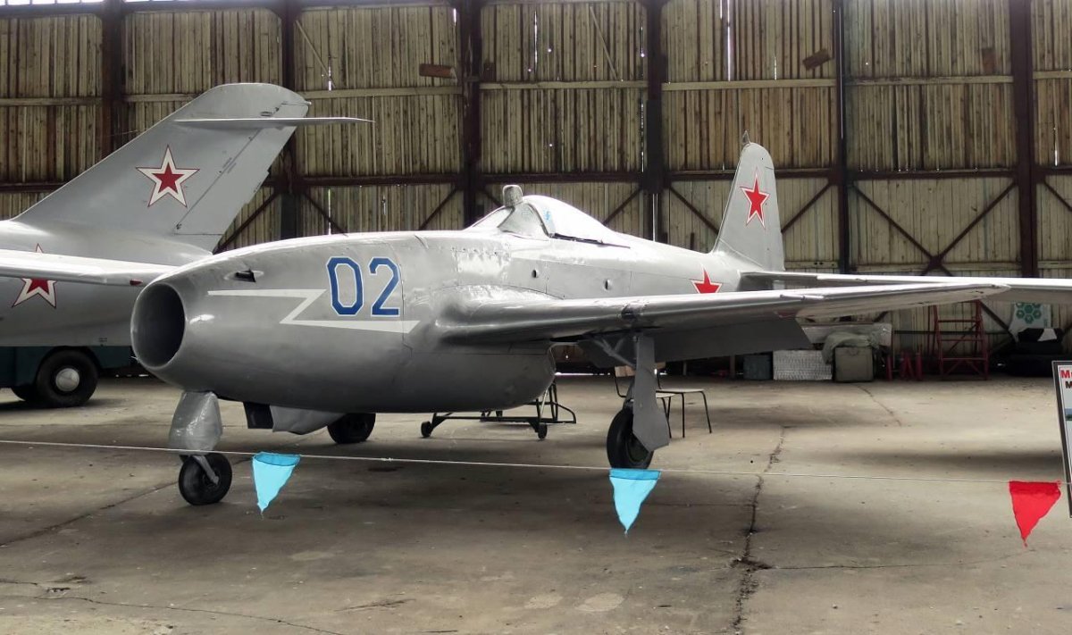 Yak-17