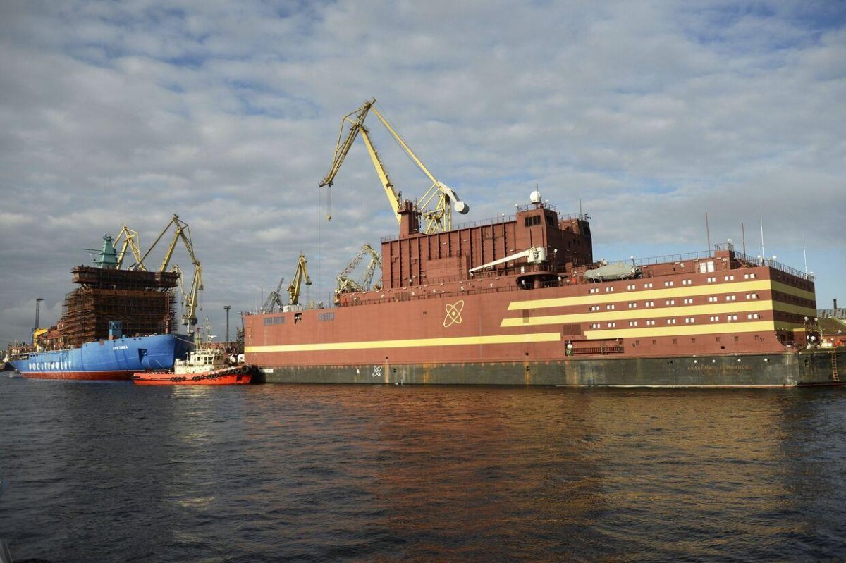 Плавучий атомный энергоблок академик Ломоносов