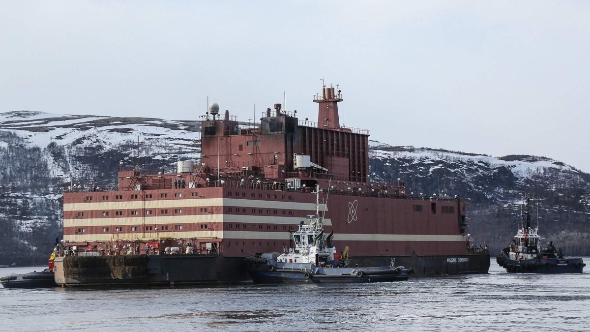 Плавучая атомная станция академик Ломоносов