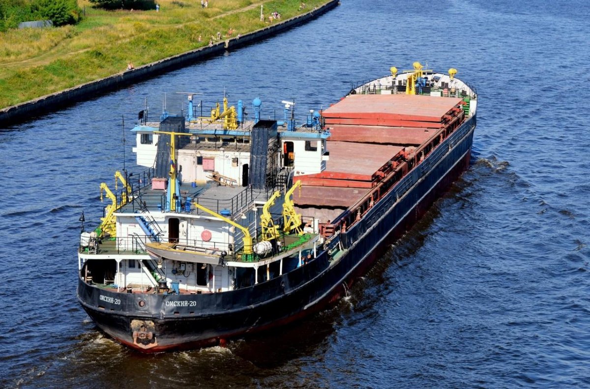 Теплоход проекта 1743 Омский