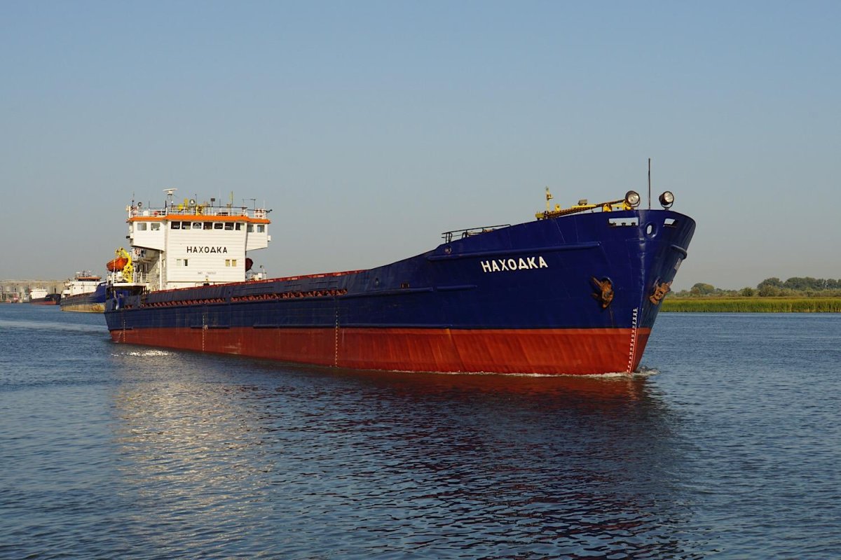 Сухогруз Холмогоры