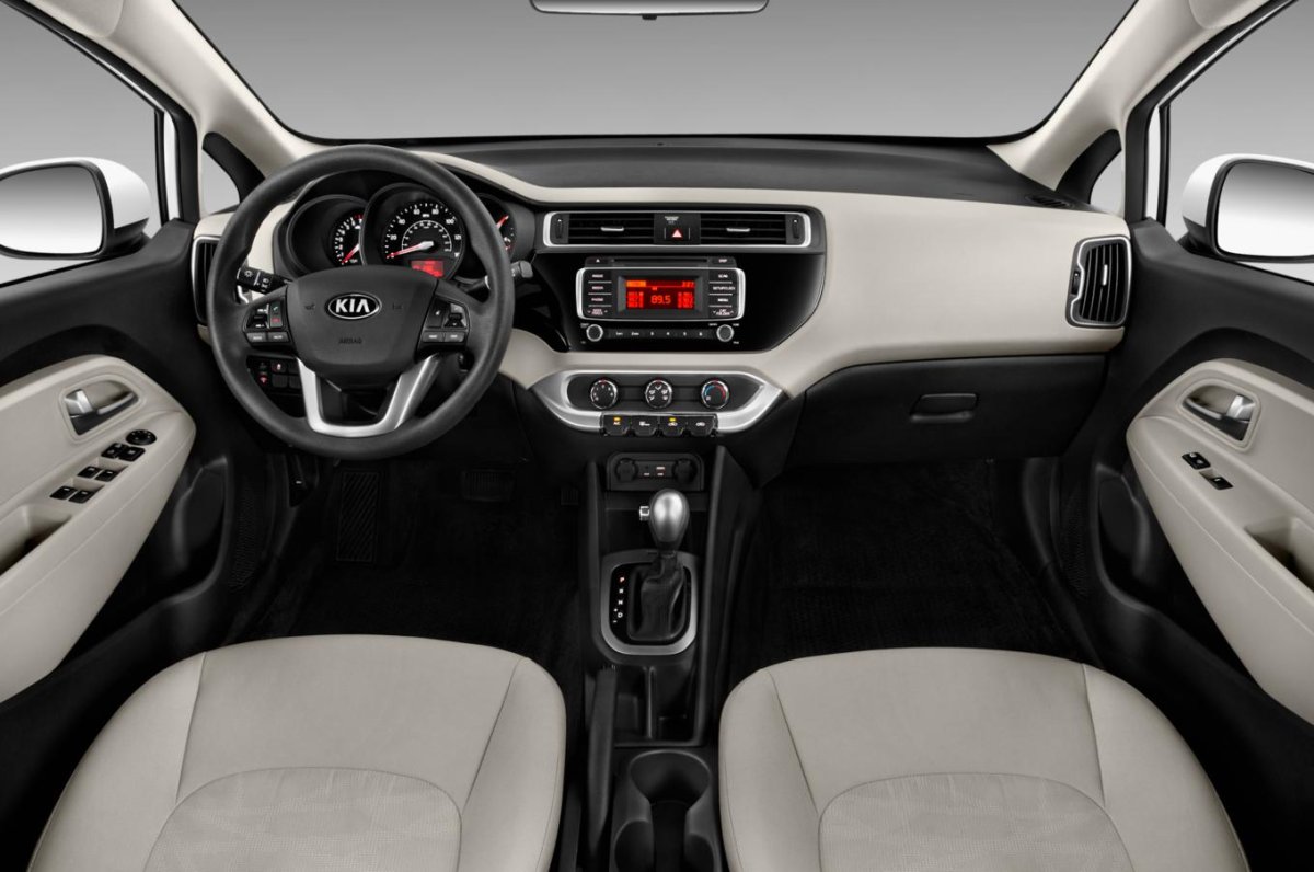 Kia Rio 2022 салон