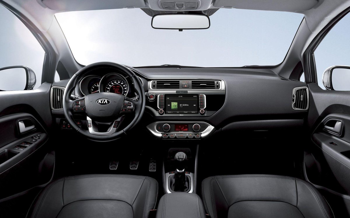 Kia Rio Hatchback 2014 салон