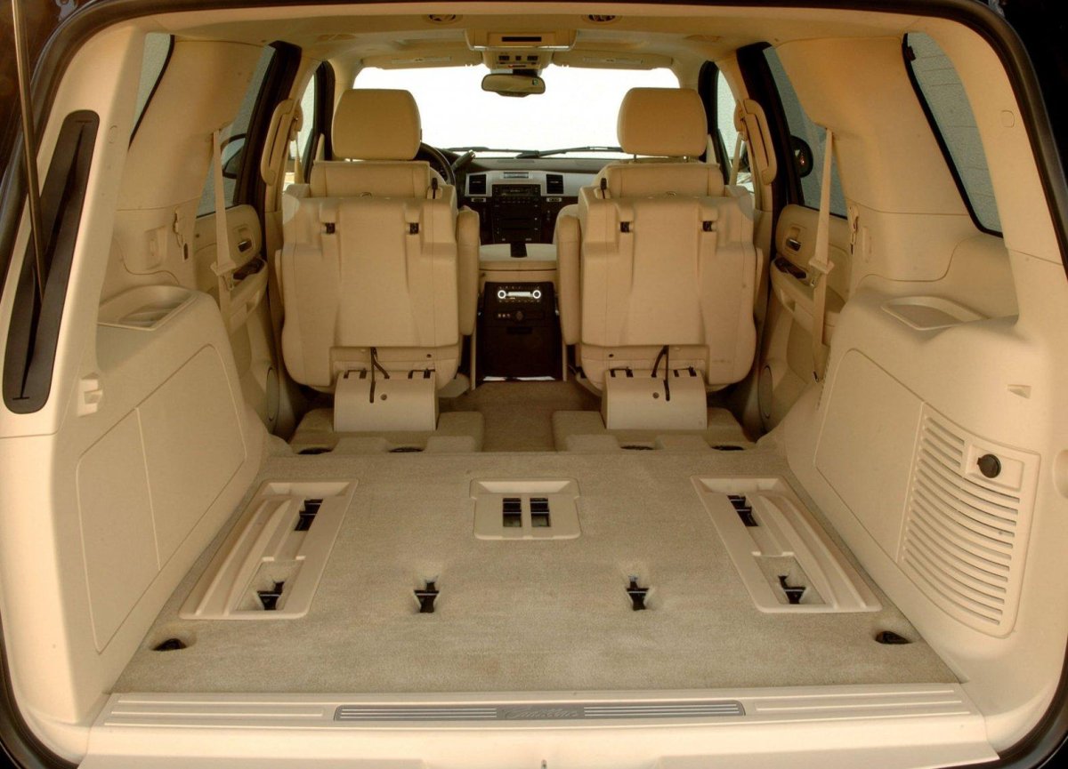 Кадиллак Эскалейд салон