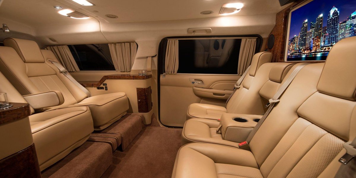 Кадиллак Эскалейд 2023 салон