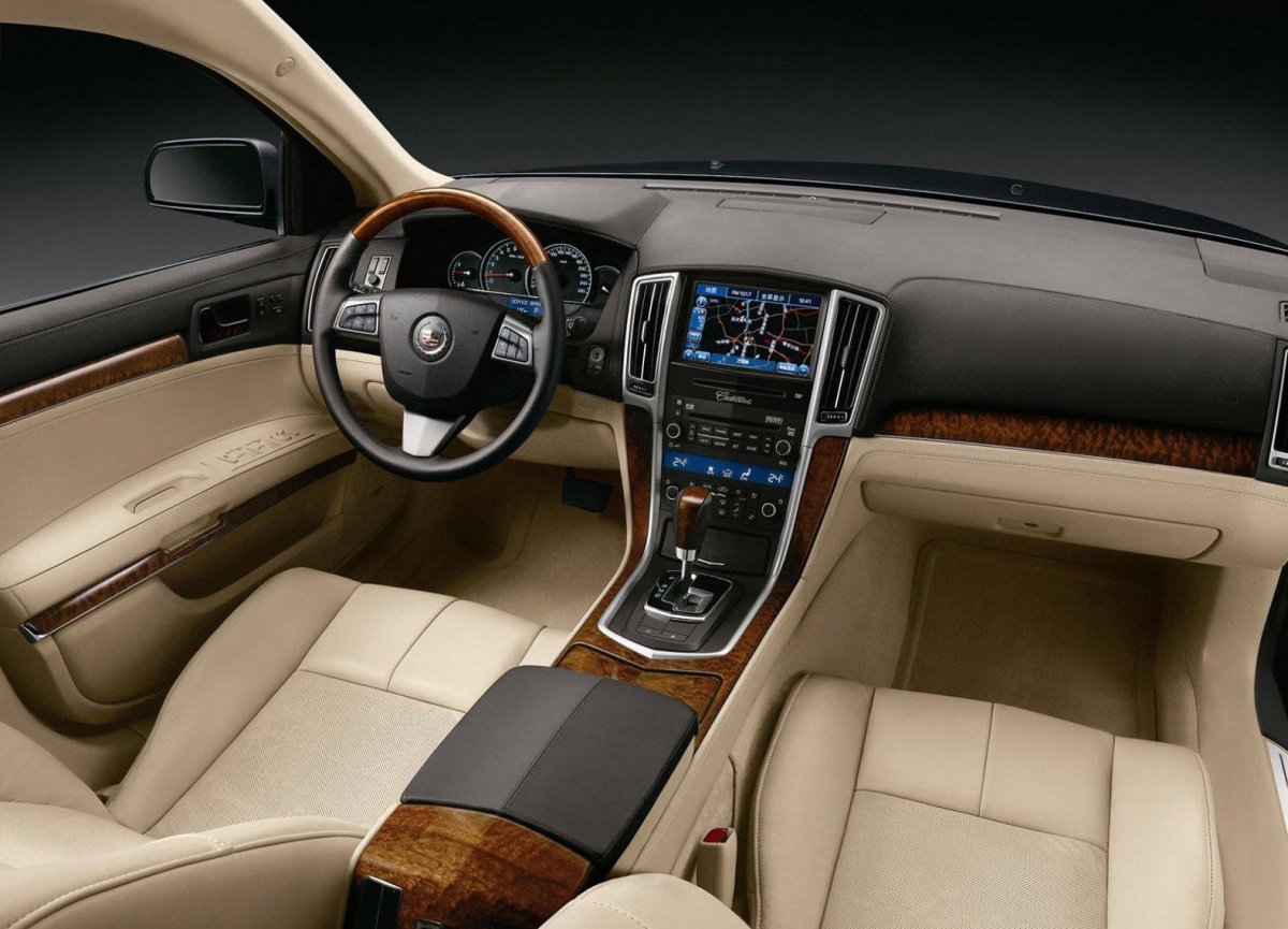 Cadillac CTS 2010 салон